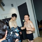 「かまいたちのガチやせ」誌面カット公開、書き下ろしショートエッセイも収録