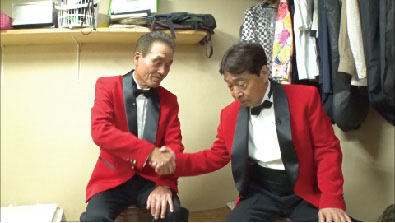 「水曜日のダウンタウン」（11）に収録されるおぼん・こぼん仲直り企画のワンシーン。