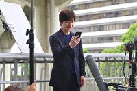 CM「Vポイント、の表情」編の撮影中の様子。