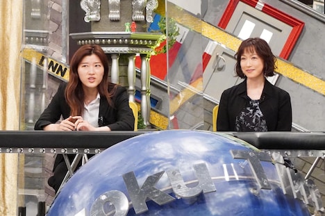 ヒコロヒーと若村麻由美。(c)フジテレビ