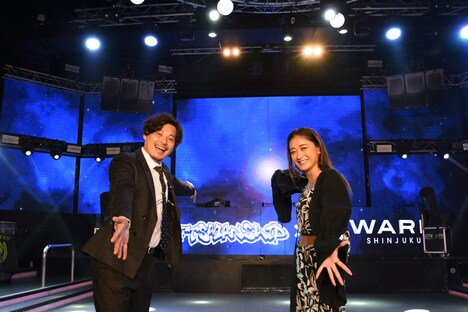 アルコ＆ピース平子とみちょぱ。(c)フジテレビ