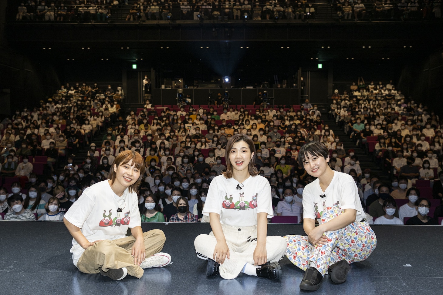 「トゲトゲ ON STAGE」に出演した「トゲアリトゲナシトゲトゲ」MCの（左から）Aマッソ加納、3時のヒロイン福田、ラランド・サーヤ。