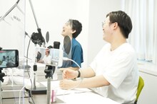 春とヒコーキ土岡（奥）とママタルト檜原（手前）。