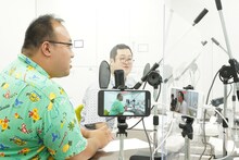 春とヒコーキぐんぴぃ（奥）とママタルト大鶴肥満（手前）。