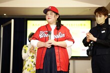 熊野筆を使ってメイクを施してもらったぼる塾・田辺。