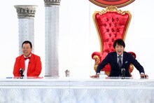 左からほんこん、千原ジュニア。(c)関西テレビ