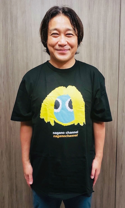 永野スクリームTシャツ（黒）を着用した永野。