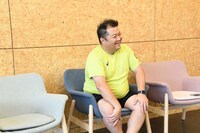 「ブラマヨ小杉の『走れ！こすっちょ』」について語るブラックマヨネーズ小杉。