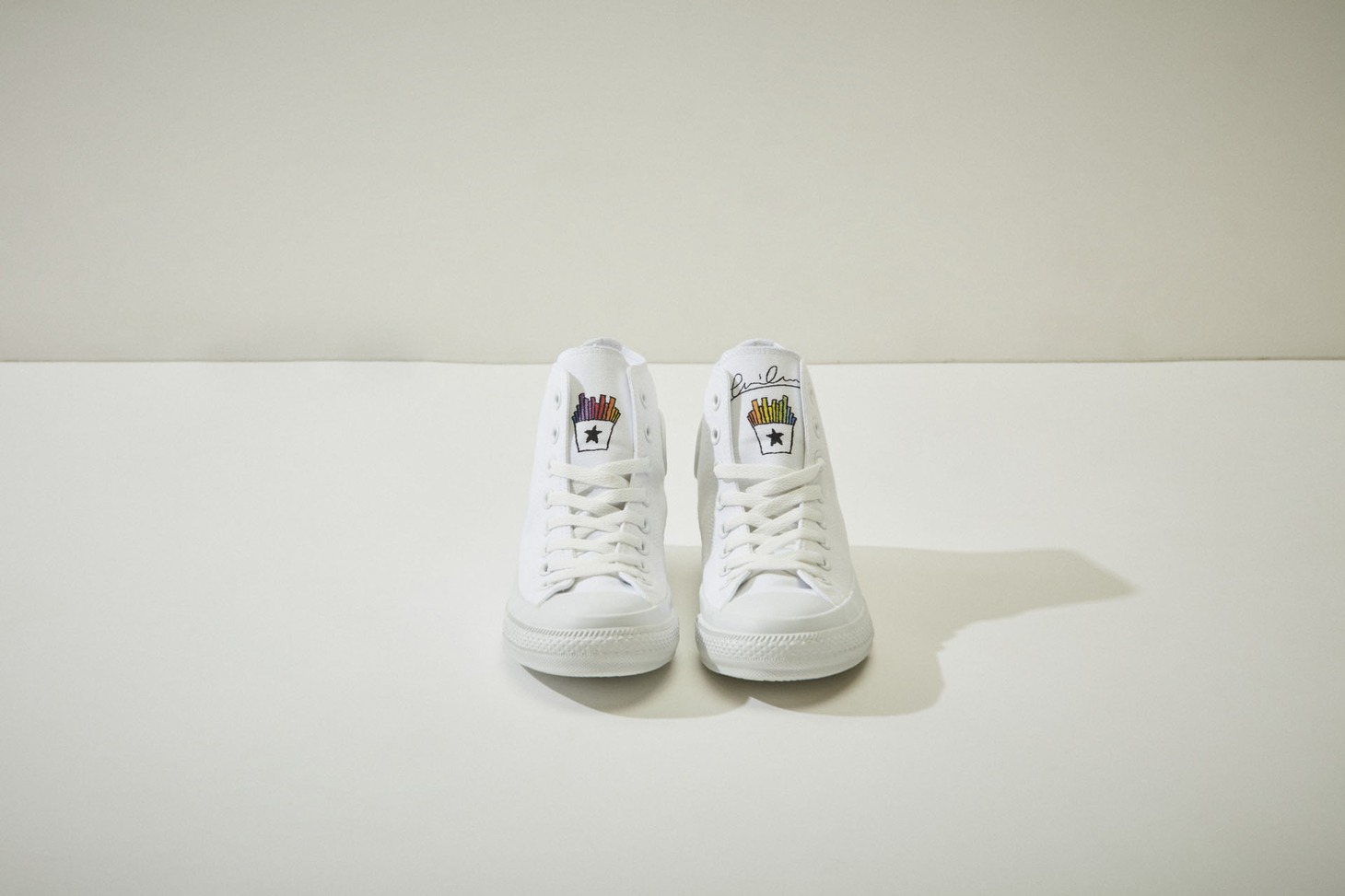 「ALL STAR COLORS R HI【アーティストプリント：ヒコロヒー】」