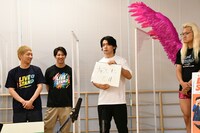 意気込みを発表するマヂカルラブリー・野田クリスタル。