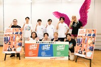 前列左から見取り図、ニューヨーク。後列左からネルソンズ、おいでやす小田、マヂカルラブリー・野田クリスタル、ZAZY。