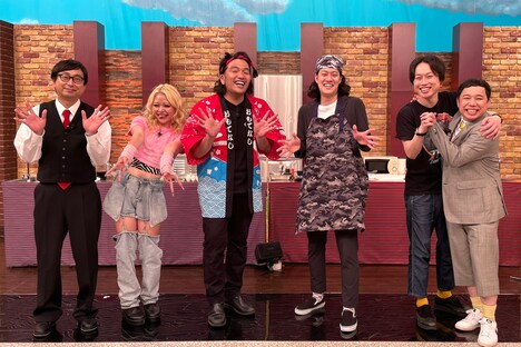 左から、おいでやす小田、エルフ荒川、見取り図・盛山、霜降り明星・粗品、見取り図リリー、霜降り明星せいや。(c)テレビ朝日