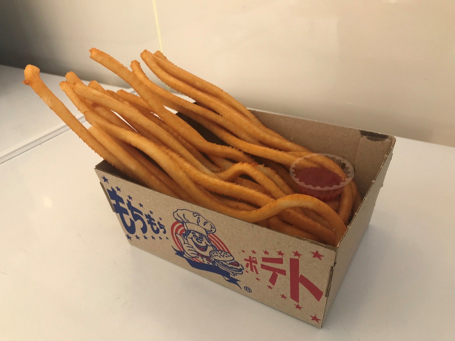 「LIVE STAND 22-23」東京公演に出店する「もちもちポテト」のもちもちポテト。