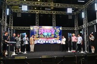 記者会見の様子。