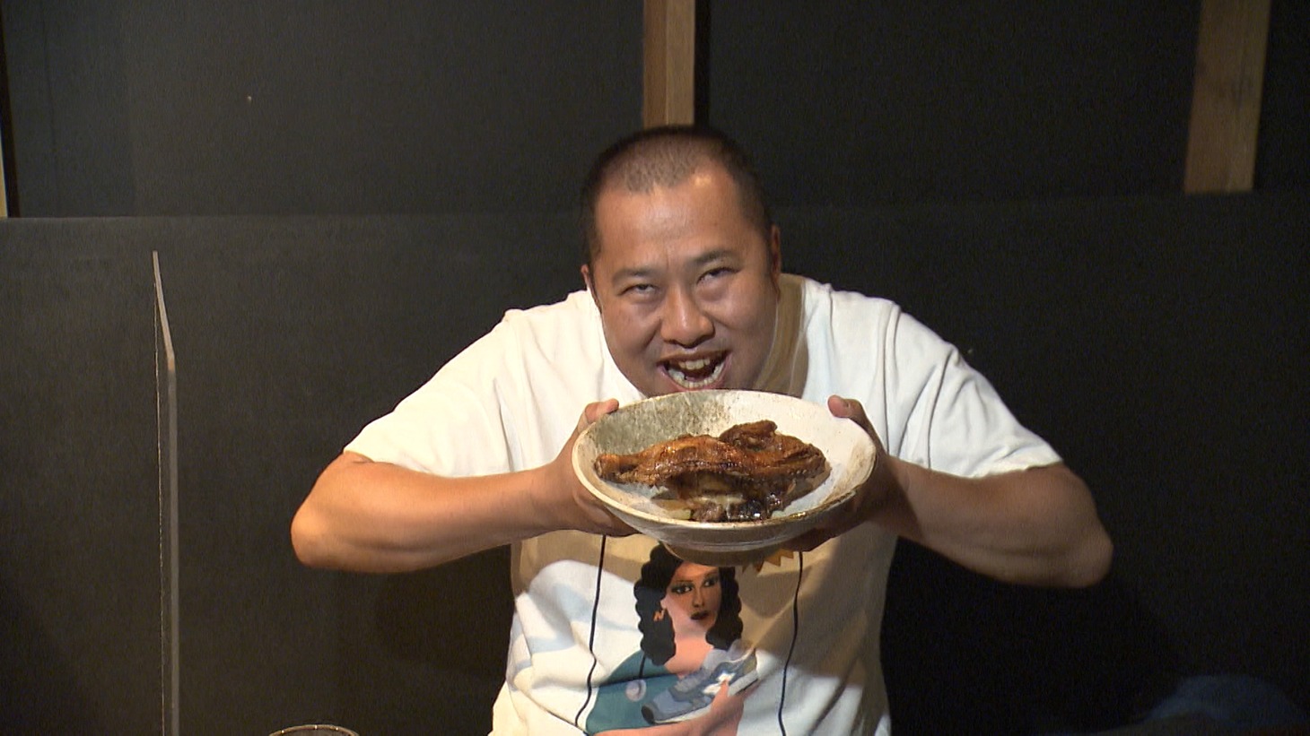 とにかく明るい安村。(c)ABCテレビ