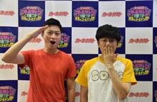 ヘンダーソン。左が子安、右が中村フー。