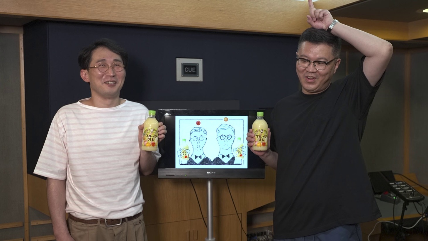 インタビューに応えるシソンヌ。