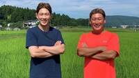 ネルソンズ・青山フォール勝ち（左）が演じる農家の菊地将兵氏（右）。(c)福島中央テレビ