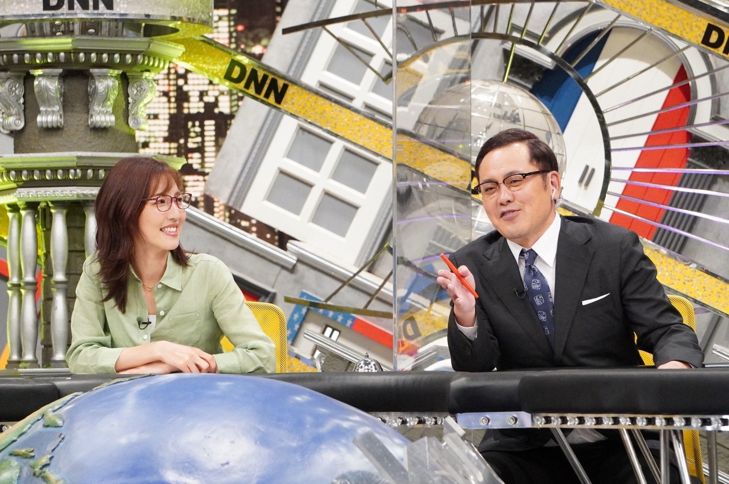 小澤陽子アナ、アリタ哲平。(c)フジテレビ