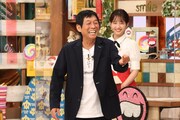 明石家さんま、藤本万梨乃アナ。(c)フジテレビ