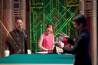 左から、バナナマン設楽、速水里彩アナ、Ars。(c)東海テレビ