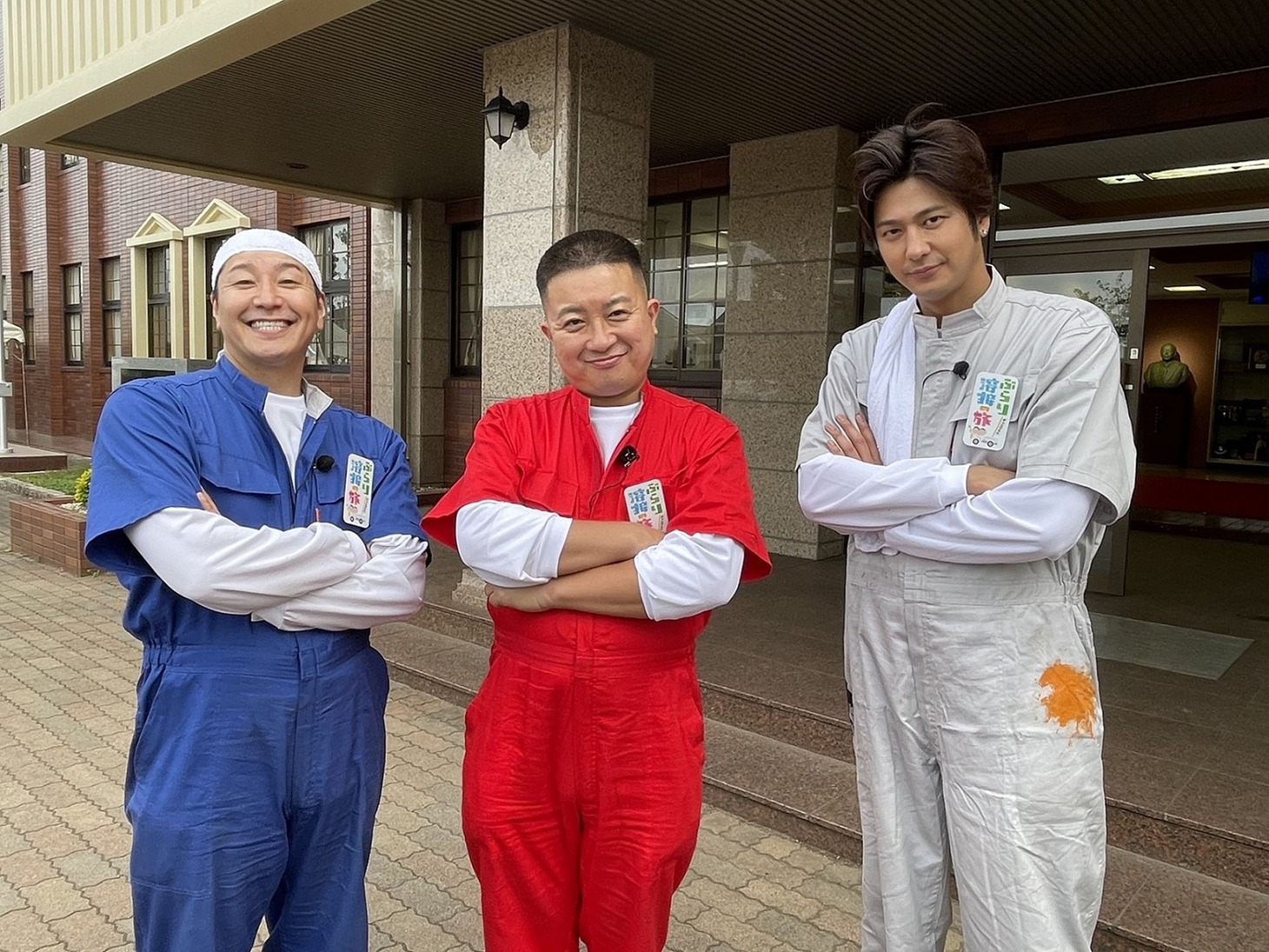 チョコレートプラネットと速水もこみち（右）。(c)テレビ東京