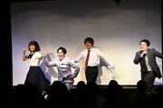 喜んだ流れで踊り出す一同。