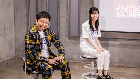 左から、霜降り明星せいや、西野七瀬。(c)TBS