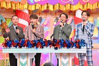 MCを務めたアキナ（左）とアインシュタイン（右）。