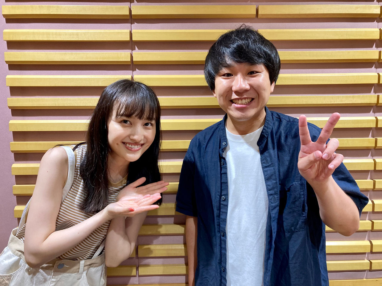 百田夏菜子（左）とゲストのハナコ秋山（右）。