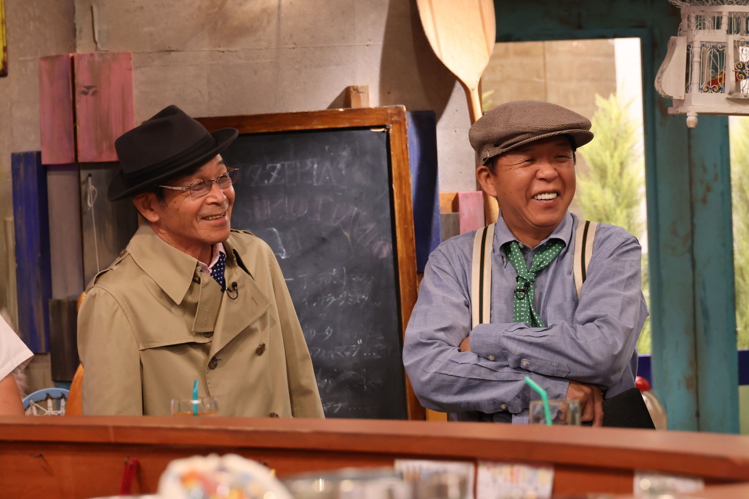 左から間寛平、村上ショージ。(c)カンテレ