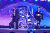 チョコレートプラネット長田とヒコロヒーによる、唄のアニキと姐さん。(c)フジテレビ