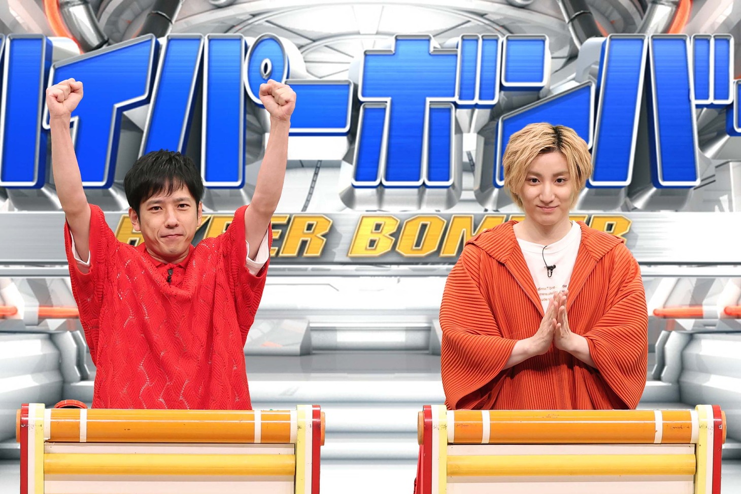 左から、二宮和也、京本大我。(c)フジテレビ
