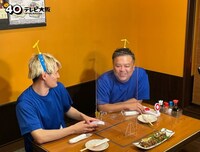 左からコウテイ九条、とろサーモン久保田。