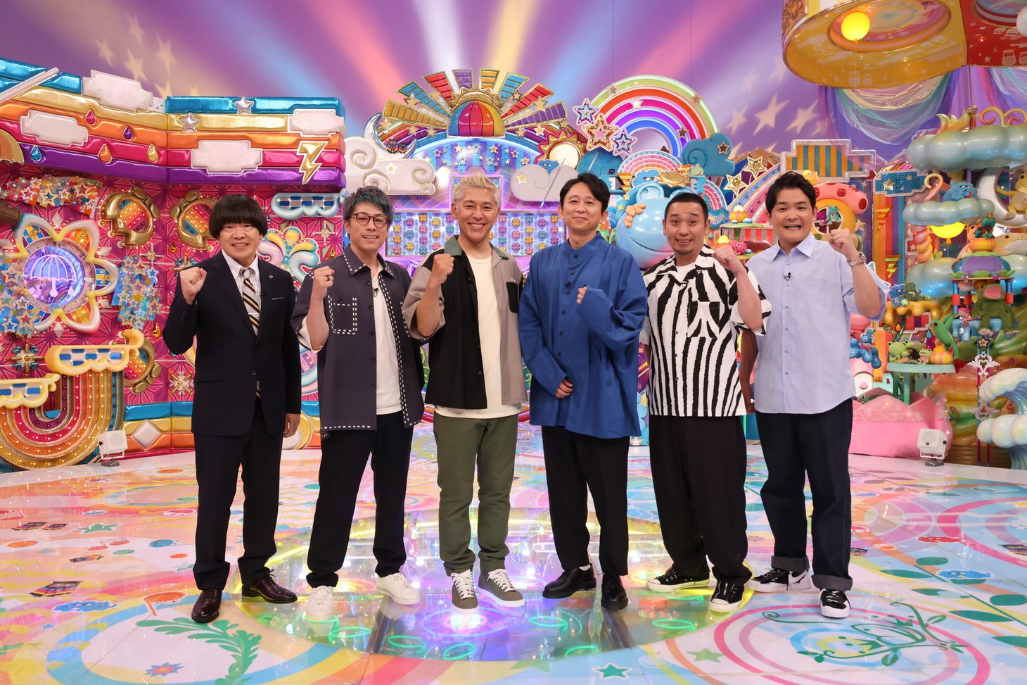 「アメトーーク×ロンハー×有吉クイズ×テレビ千鳥 4番組コラボSP」に出演する（左から）蛍原徹、ロンドンブーツ1号2号、有吉弘行、千鳥。(c)テレビ朝日