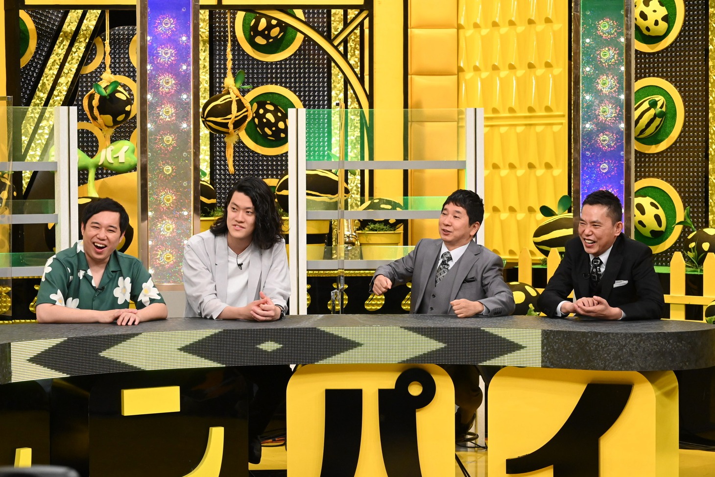 霜降り明星と爆笑問題。(c)テレビ朝日