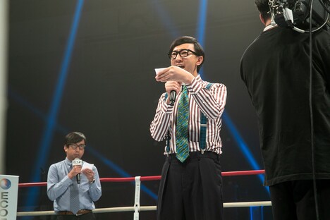 “スペシャルリングアナ”を務めるおいでやすこが。