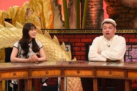 左から渋谷凪咲、野性爆弾くっきー！。(c)カンテレ