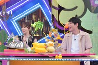 スタジオ出演者の指原莉乃、麒麟・川島（左から）。