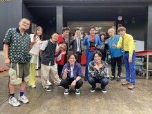 「特命ぺこぱ～ぺこぱ貸します～」の出演者たち。