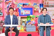 左から、東京03飯塚、ウエンツ瑛士。(c)TBS