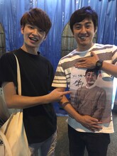 左から篠田直哉ディレクター、ロバート山本。