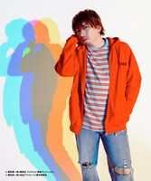 「シルエットZIPパーカー」レッド