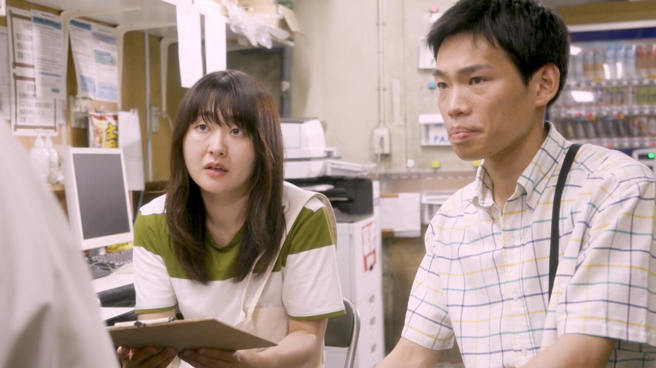 左から吉住、かが屋・加賀。(c)日本テレビ