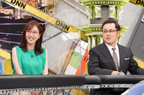 左から、小澤陽子アナ、アリタ哲平。(c)フジテレビ