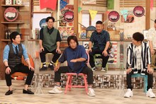 前列左から、今田耕司、ネプチューン堀内、陣内智則と、ザ・マミィ（後列）。(c)フジテレビ