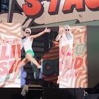 YELLOWwwがLIVE STANDの会場にハマる、屋敷「音楽フェスみたいになった!」