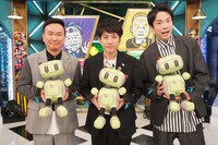 二宮和也（中央）とかまいたち（両端）。(c)日本テレビ