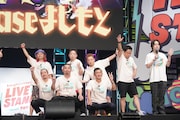 「チームbaseよしもと」と見取り図リリー(右端)。