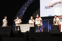 久保田軍団の（左から）インディアンスきむ、オズワルド伊藤、ニューヨーク嶋佐、中山功太、とろサーモン久保田。